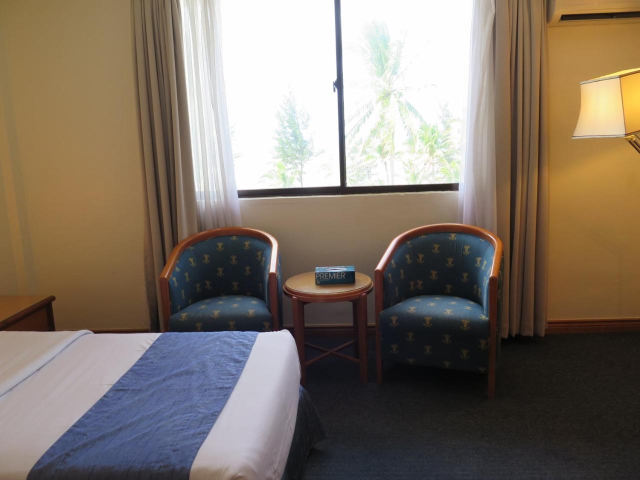 Sea View Resort Hotel & Apartments Kuala Belait Exterior photo