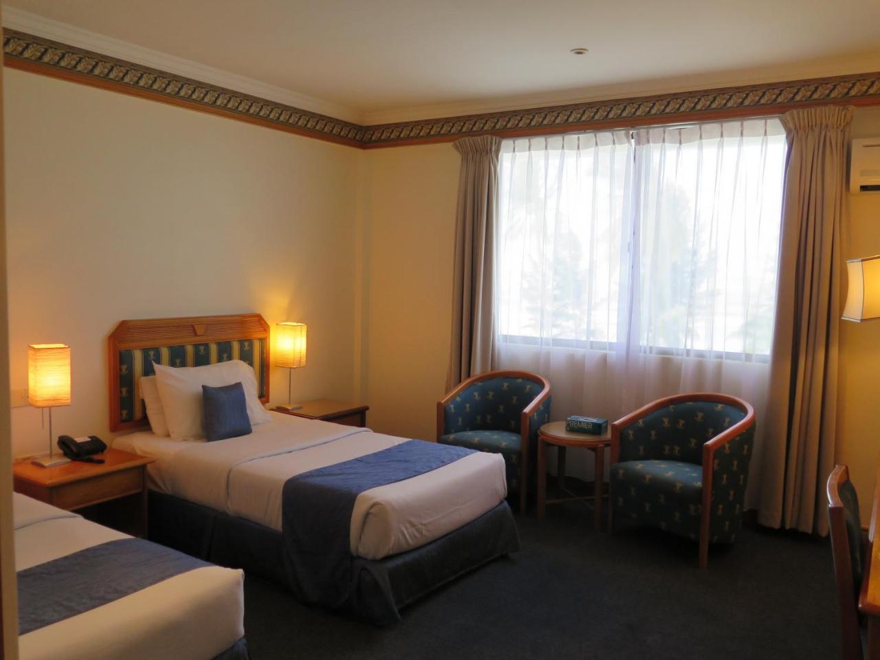 Sea View Resort Hotel & Apartments Kuala Belait Exterior photo